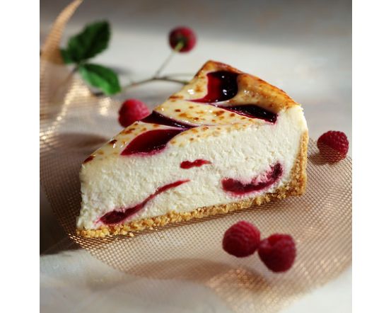 Raspberry White Chocolate Cheese Brulee/ Aviečių-baltojo šokolado-grietinėlės sūrio tortas,  2,47 kg (14 vnt)